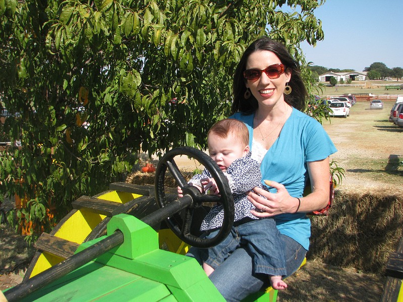 IMG_1653.JPG - And a tractor.