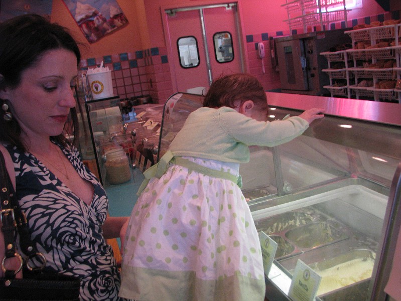 IMG_2758.JPG - So, the church service was full, so we decided to go for ice cream at Marble Slab.