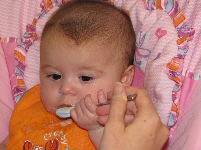 GimmeThatSpoon.jpg - Here, lemme see that spoon.