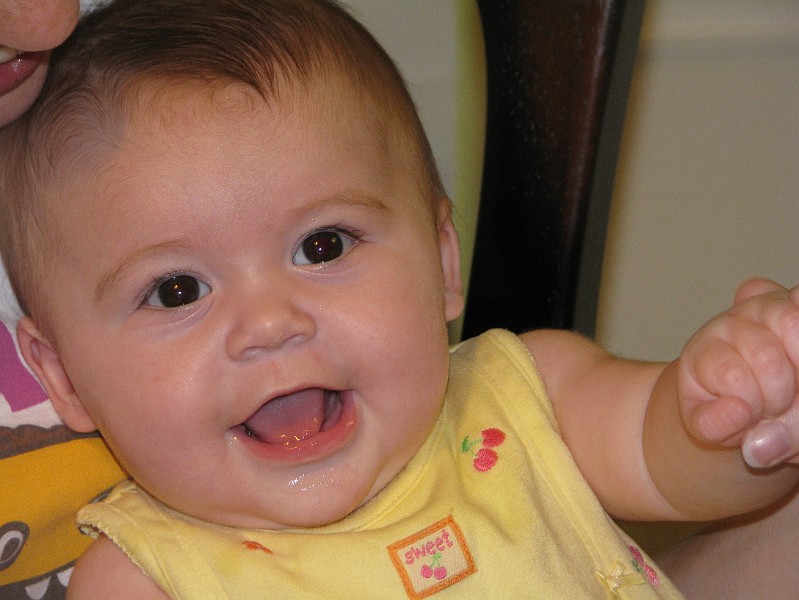 HappyInYellow.JPG - Smiley in yellow.