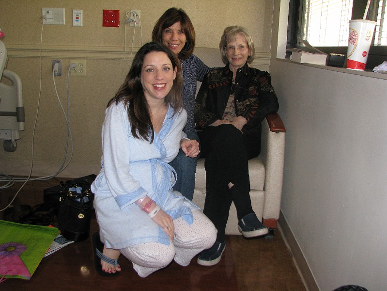 IMG_0414.JPG - Mommy, Granny Toni & Great Granny.