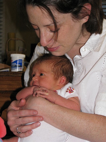 IMG_0656.JPG - I'm hanging on to Mommy.